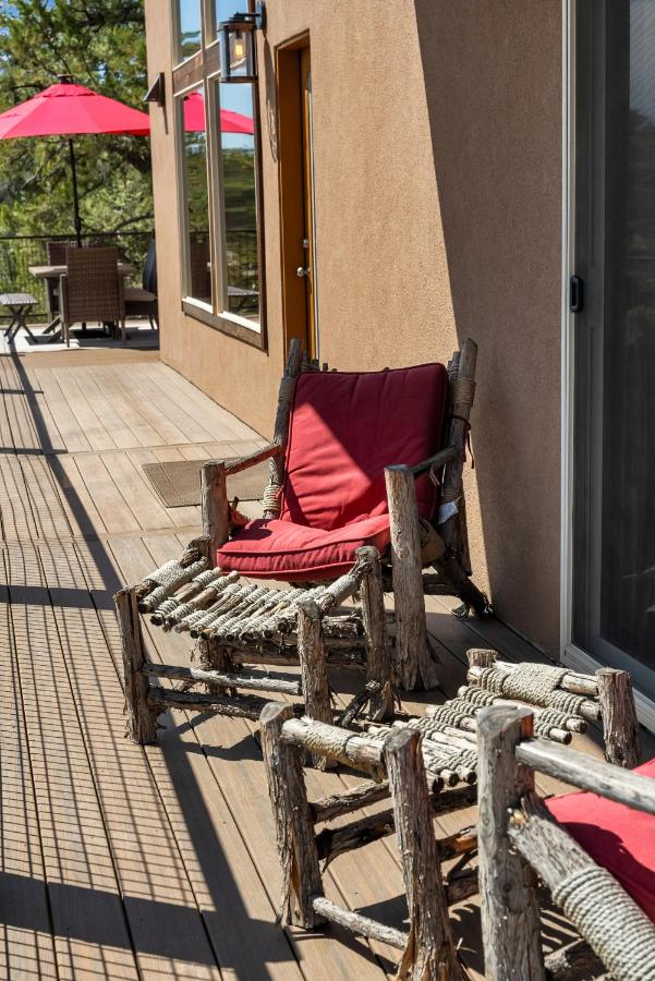 Rustic Pine- Secluded Mountain Retreat Near Zion National Park - B&B Orderville