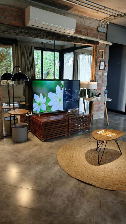 Leafy Pal- Entire Level apartment above Café - B&B Vientiane
