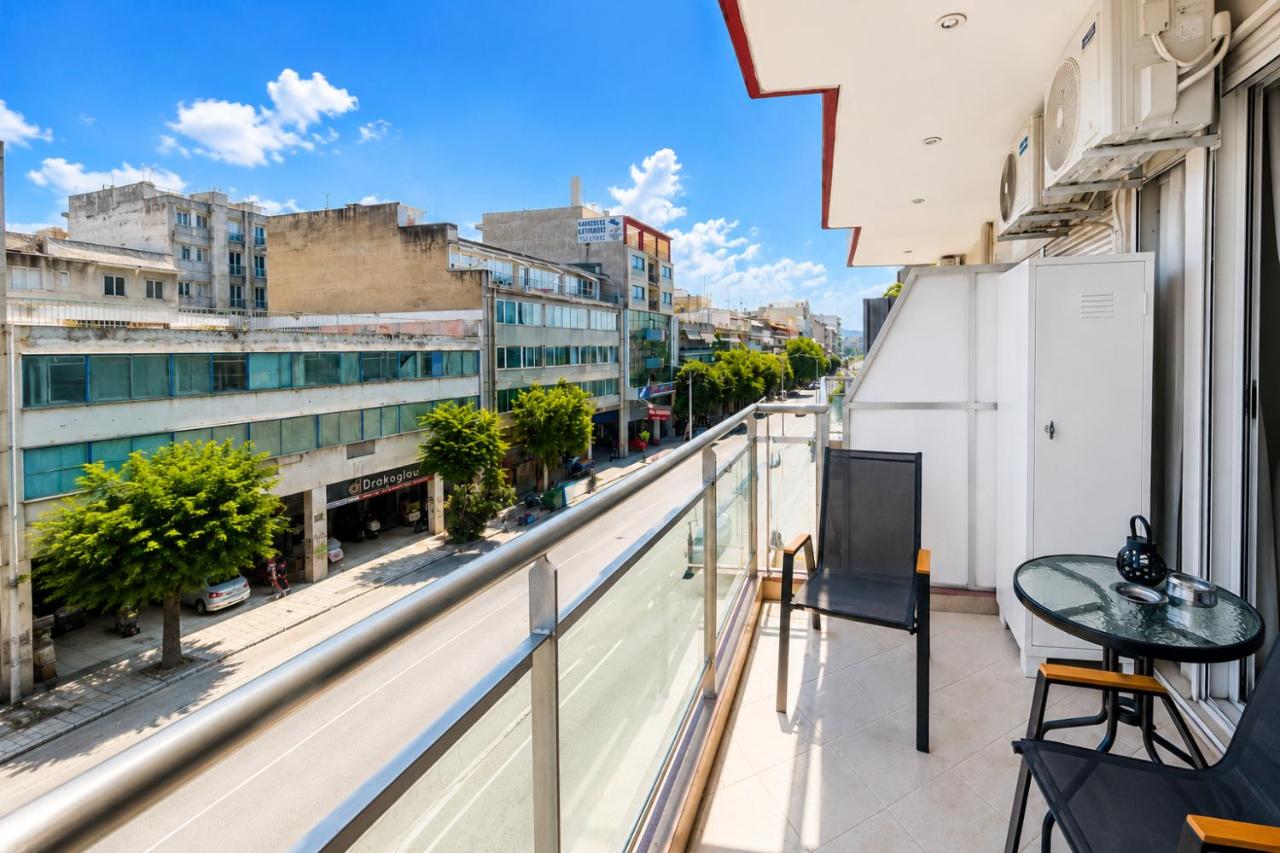 Velvetwood Studio, Cozy Stay near Metro & Free Parking - B&B Thessaloniki