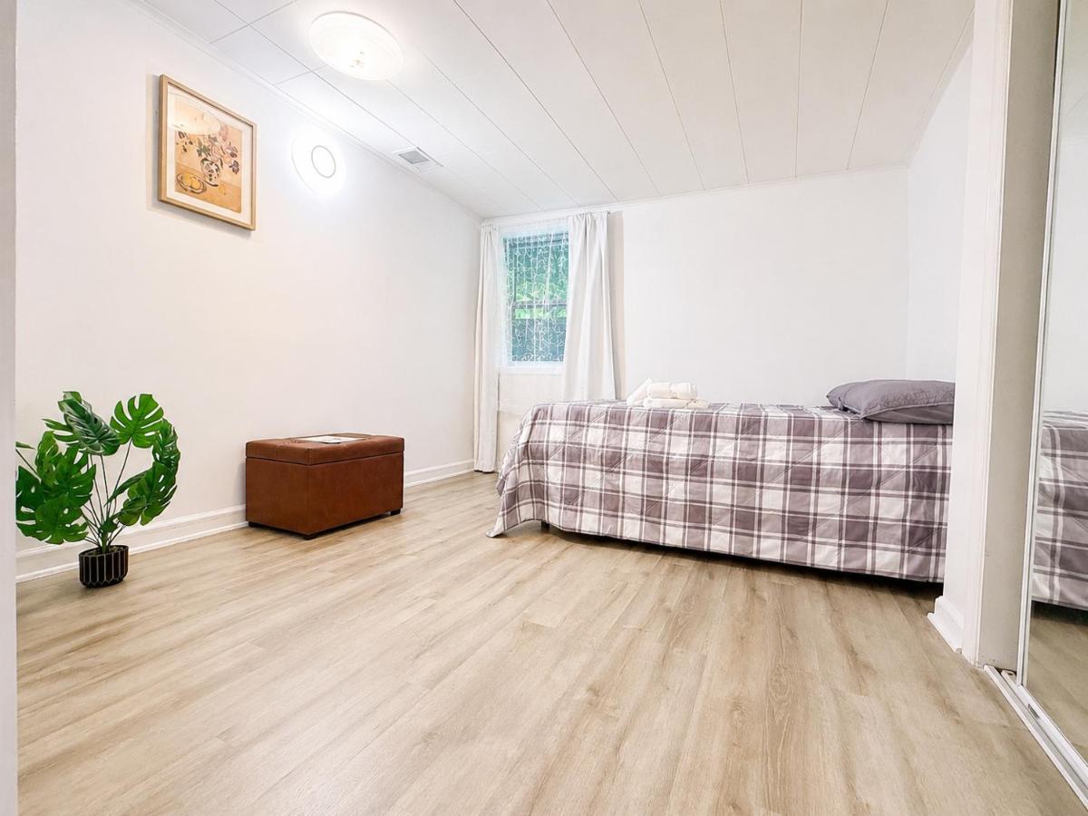 Private Basement Suite Full Kitchen - Chambres d'hôtes Burtonsville