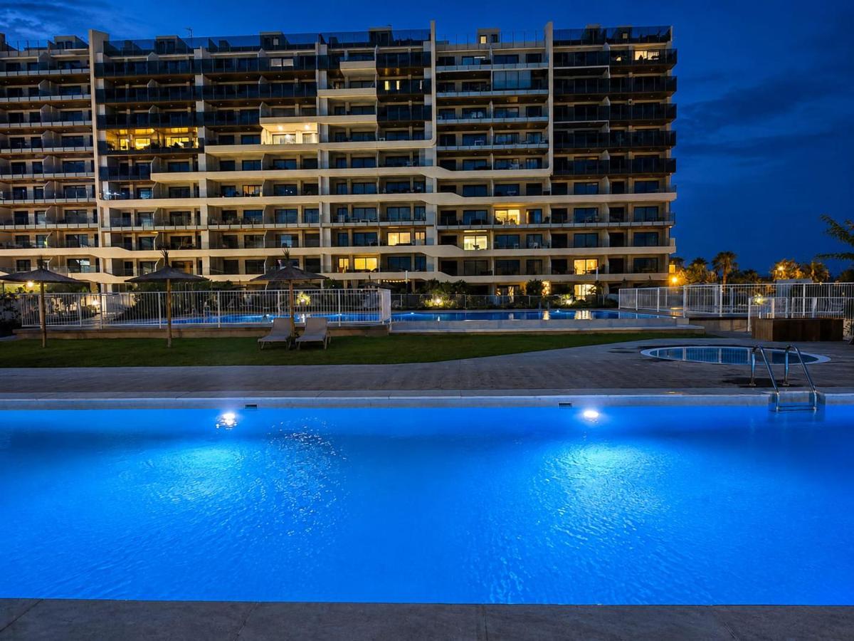 Luxury Apartment with Terrace - Chambres d'hôtes Torrevieja