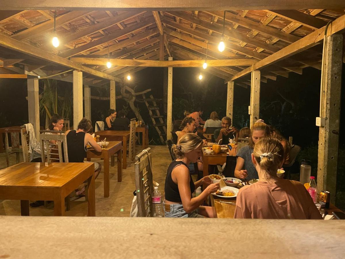 Sky Mountain Café with seaview - Ferienwohnung Weligama