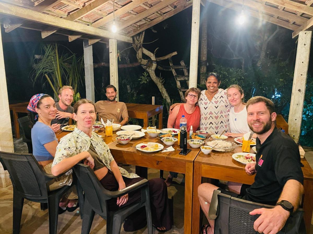 Sky Mountain Café with seaview - Ferienwohnung Weligama