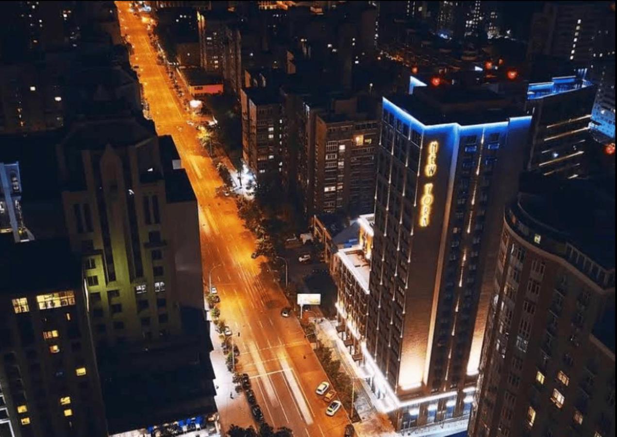 17-190 New York spacious, Antonovycha 74, Kyiv centre, Olimpiiska metro nearby, panoramic city view, 15 kW backup power, Petrovdom Apartment - B&B Kyiv