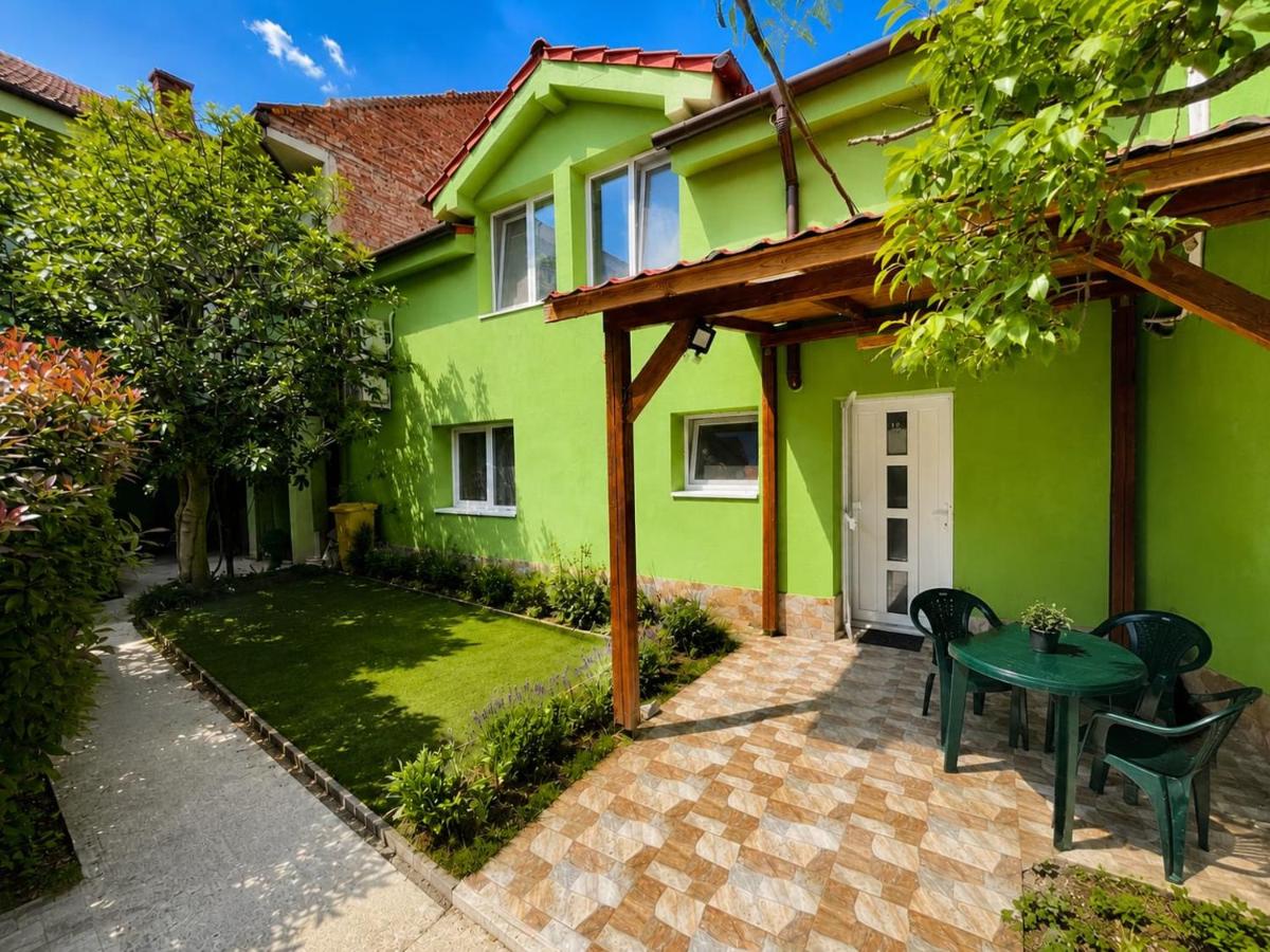 Magic Apartment - Ferienwohnung Großwardein