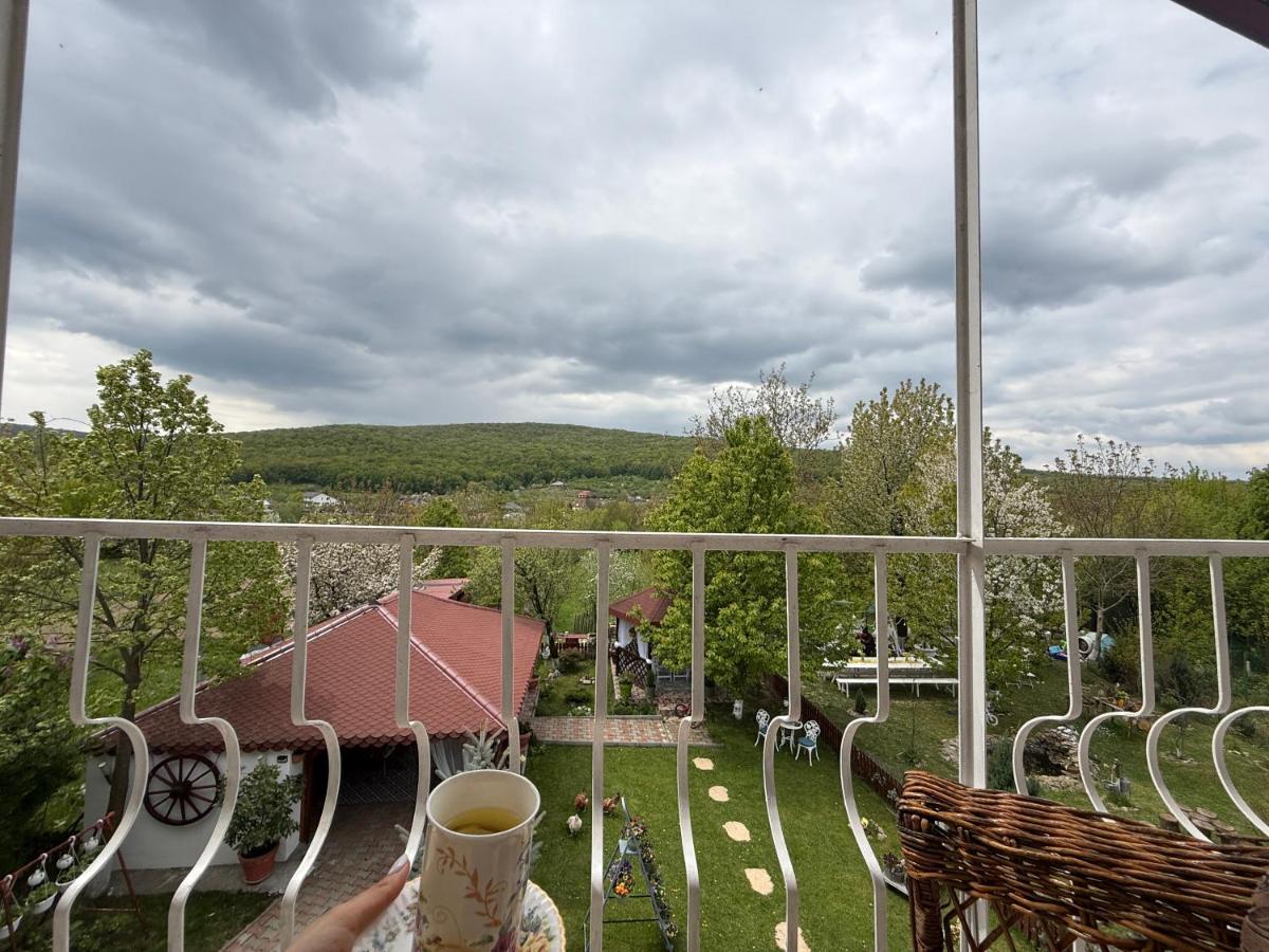 King Room with Mountain View