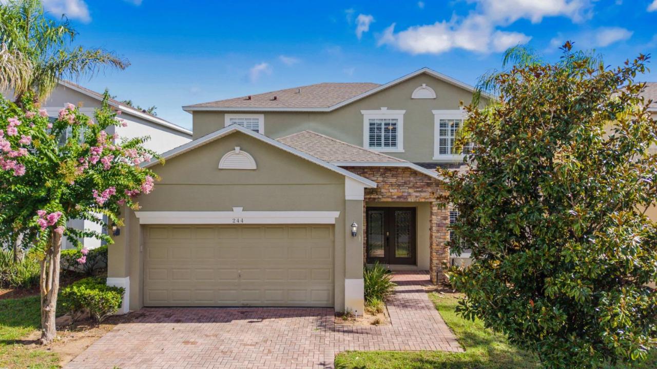 5BR Pool Home-Spa-Epic Game Room Near Disney - B&B Davenport