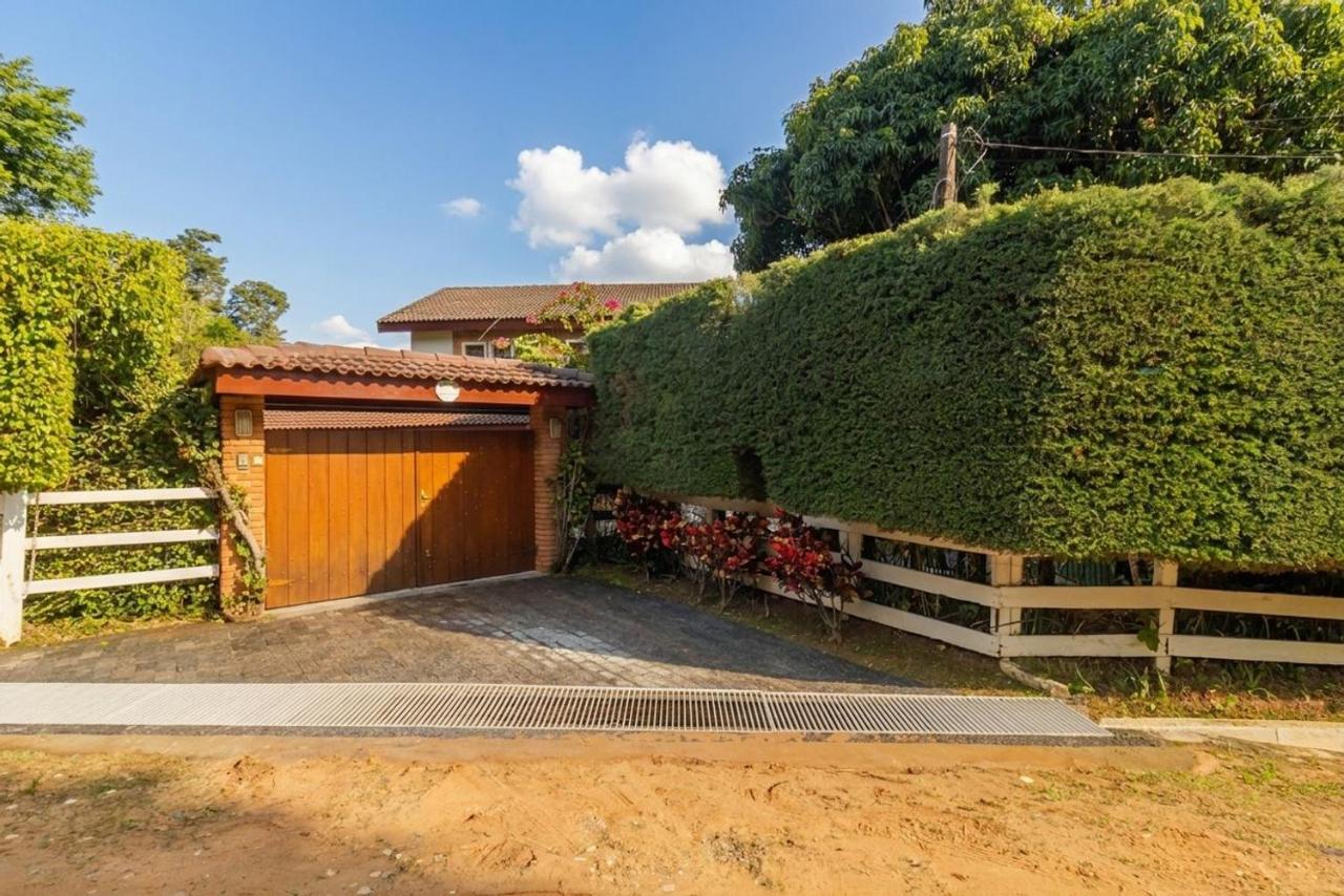 Casa de Campo com Lago, Piscinas Jacuzzi e Sauna - B&B Atibaia