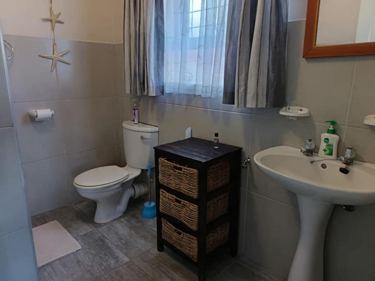 Ilani's Self catering Accommodation - B&B Jeffreys Bay