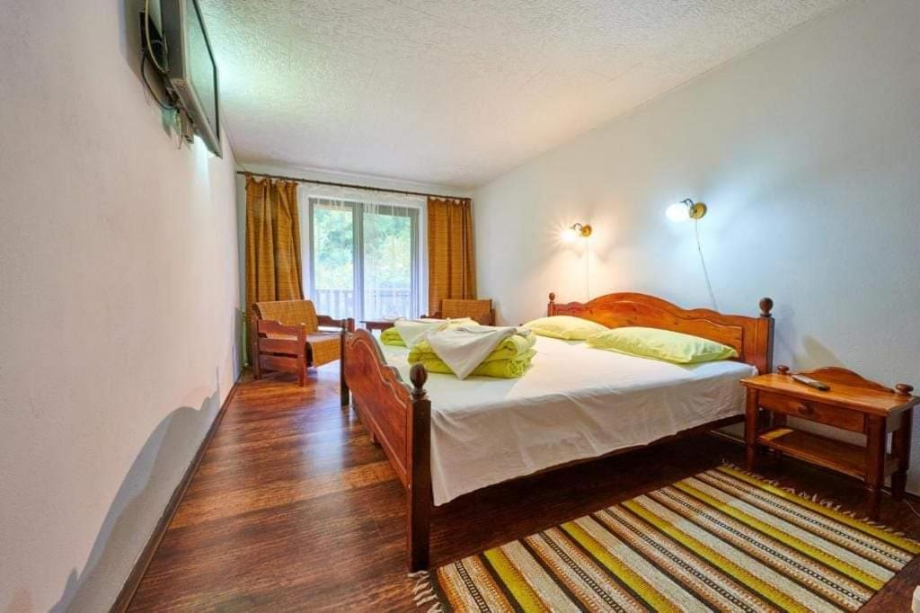 Large Double Room
