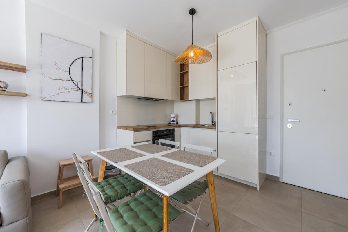 Summer Bliss 1BR Apartment Lemon Residence by PikHost - B&B Dhërmi