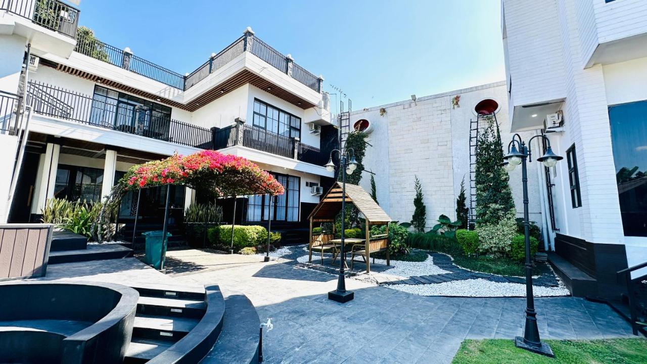 Casa Bliss Villa - Lembang by Your Home - B&B Lembang
