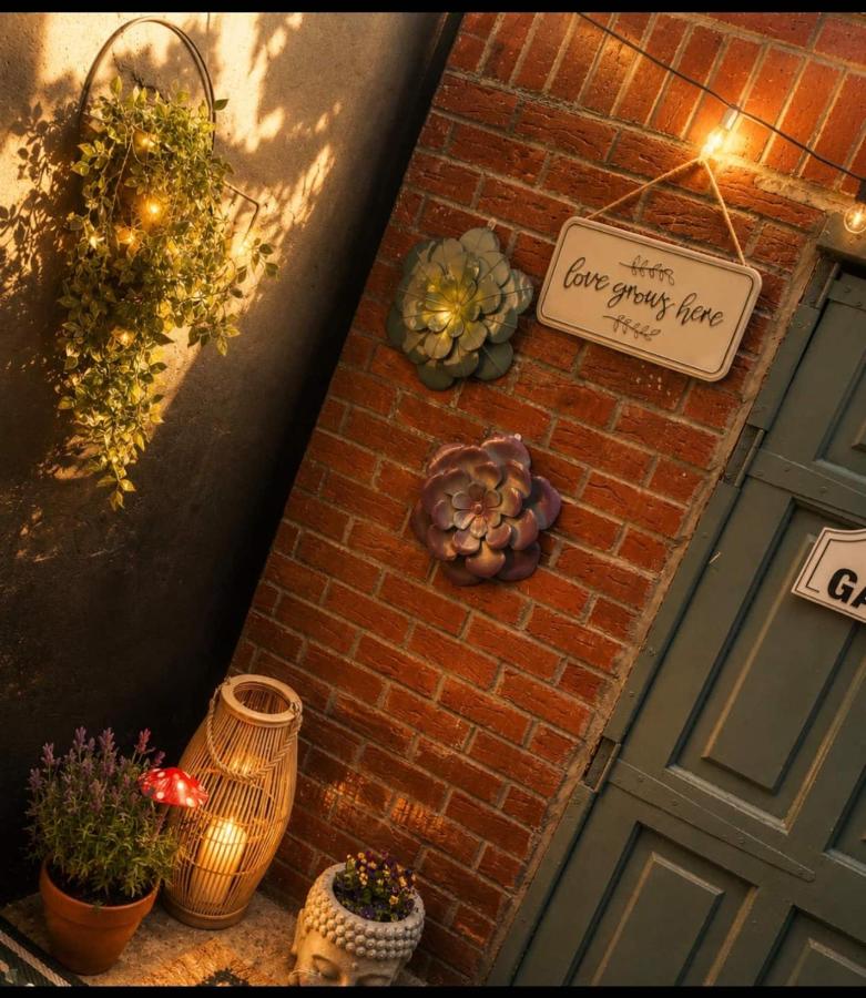 The Wee Ormeau Pad - 4BR - City Centre - House - Bed and Breakfast Belfast