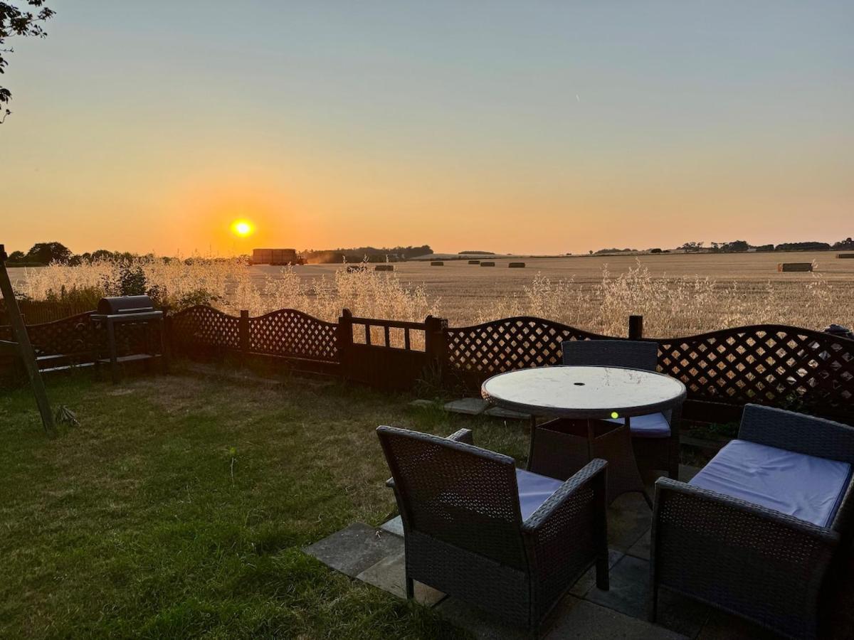 Oxfordshire Country Home with Views, Sauna and EV charger - B&B Shillingford
