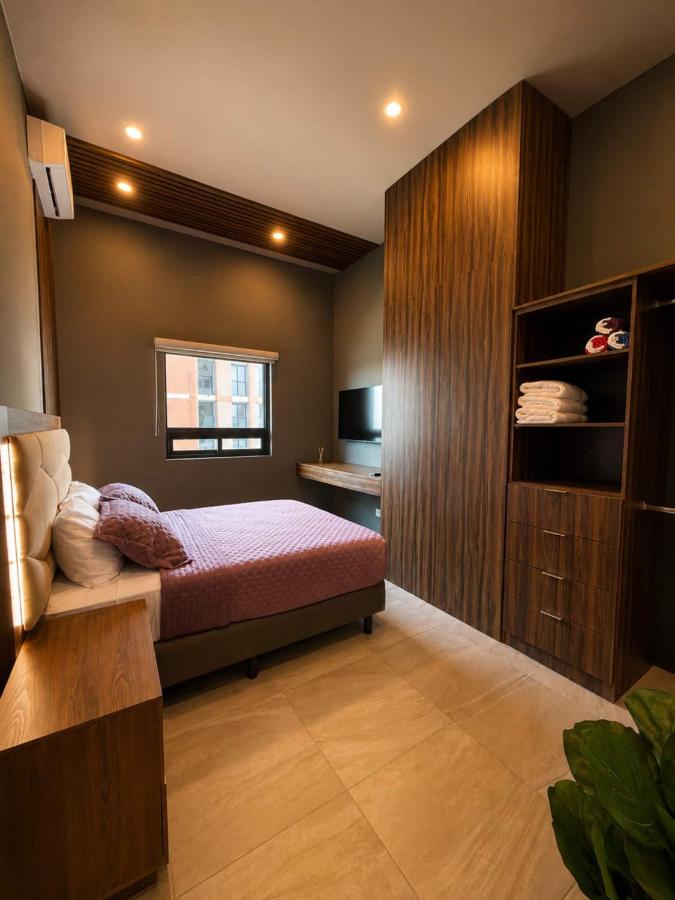 Downtown - Luxury Urban Retreat - 6P Pool n views - B&B Monterrey
