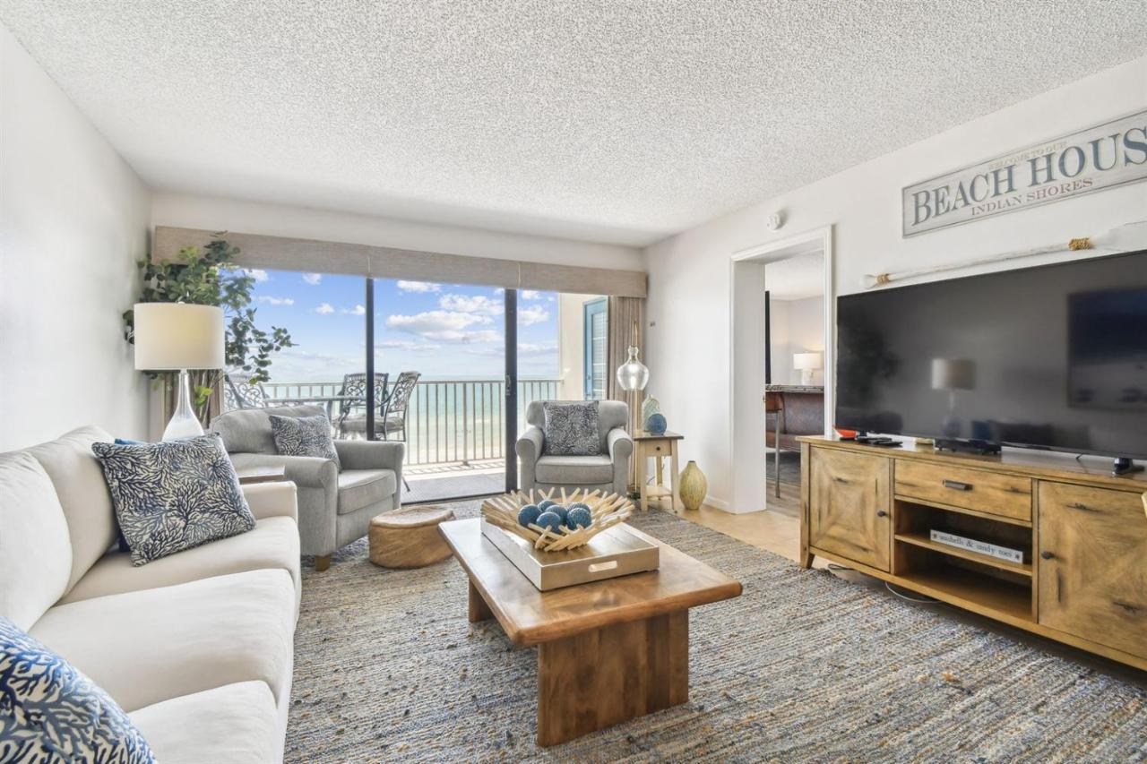 Cali-Coastal Luxe Oceanfront Condo at Beach Palms - B&B Clearwater Beach