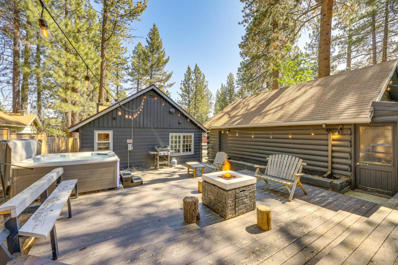 Walk to Slopes & Lake! Modern Log Cabin w/ Hot Tub - Bed and Breakfast Big Bear Lake