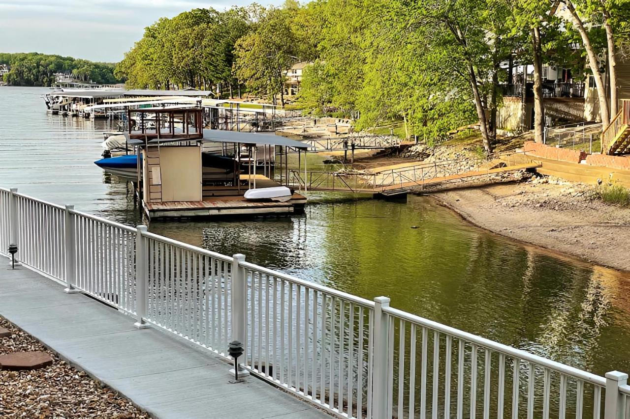 Ground Floor! Lakefront! Pool! ! Convenient Fishing! STAIRS OPTIONAL! - B&B Osage Beach