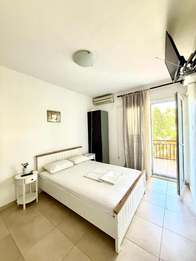 Apartmani Kosta Centar - Bed and Breakfast Sutomore