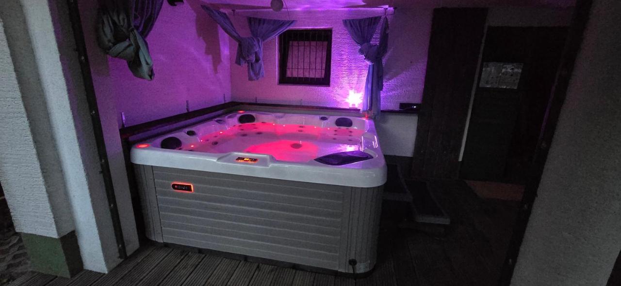 Nature Escape, Jacuzzi, Sauna & Amazing Views - Ferienwohnung Moravče