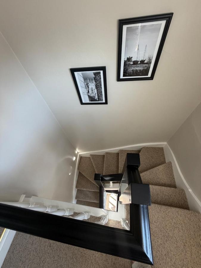 Luxury Townhouse by York Minster Quiet City Centre - Chambres d'hôtes York