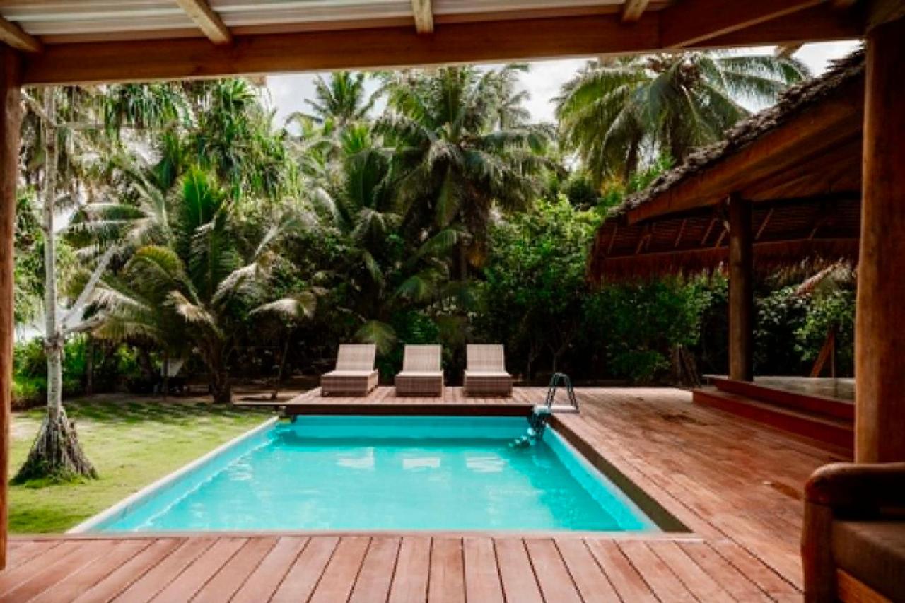 Marbella Mentawai Beachfront Private Villa Sleeps 10 - B&B Katiet
