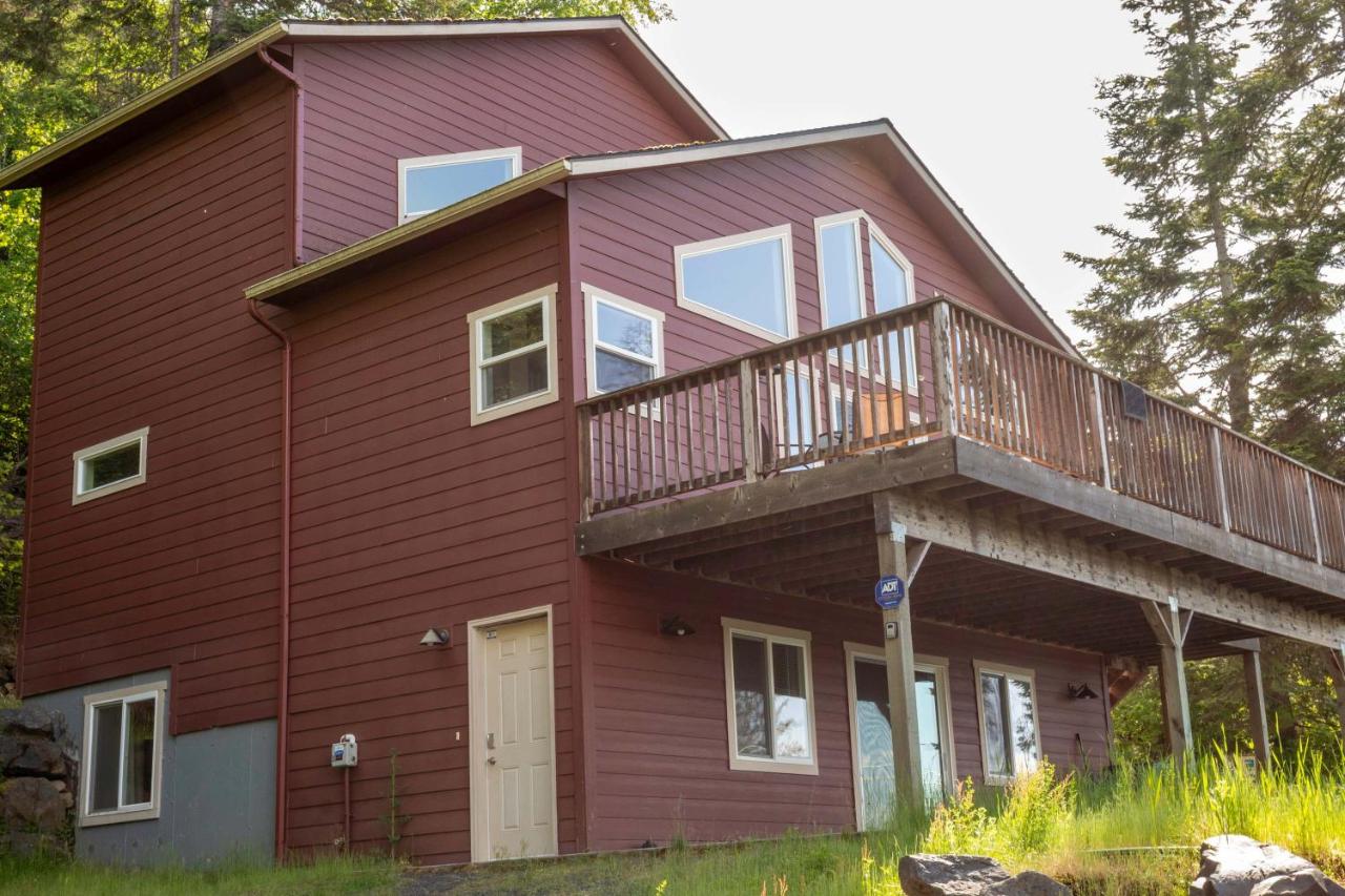 Lake CDA View 4BR Sleeps 12 Dog-Friendly - B&B Harrison