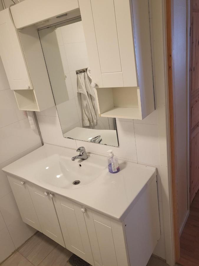 Nice apartment with fjord view - Bed and Breakfast Rekdal