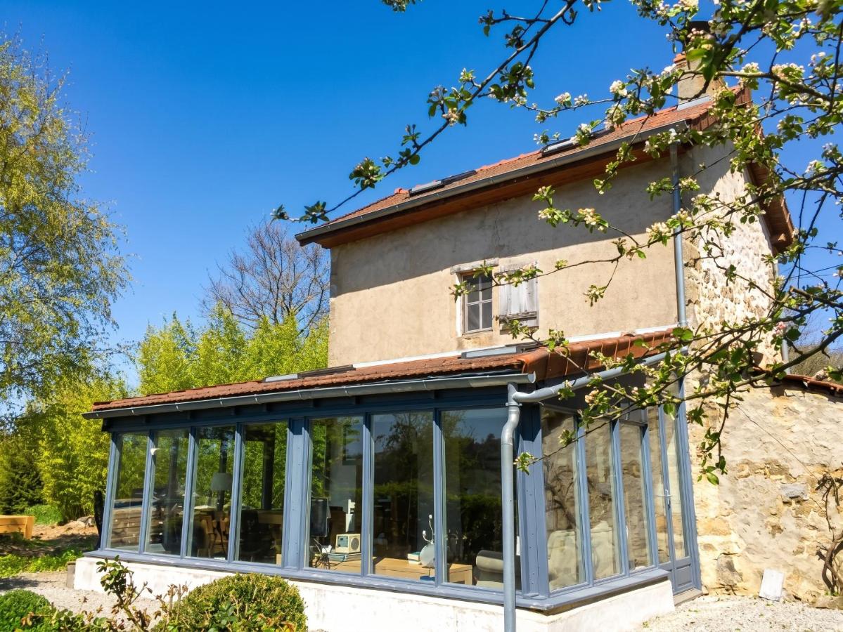 Maison charmante à Charron avec piscine partagée - B&B Charron