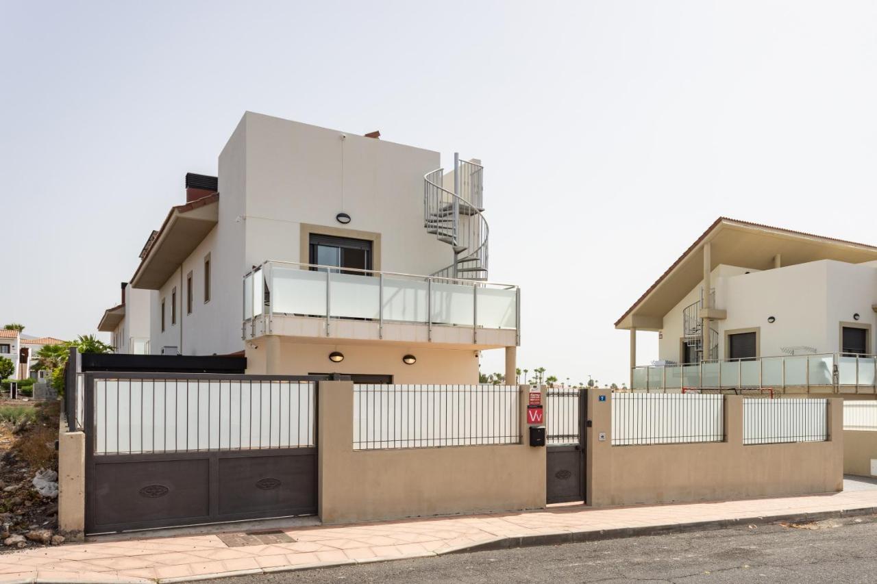 Private Luxury Villa with Pool near Golf Course & Marina - Ferienwohnung San Miguel De Abona