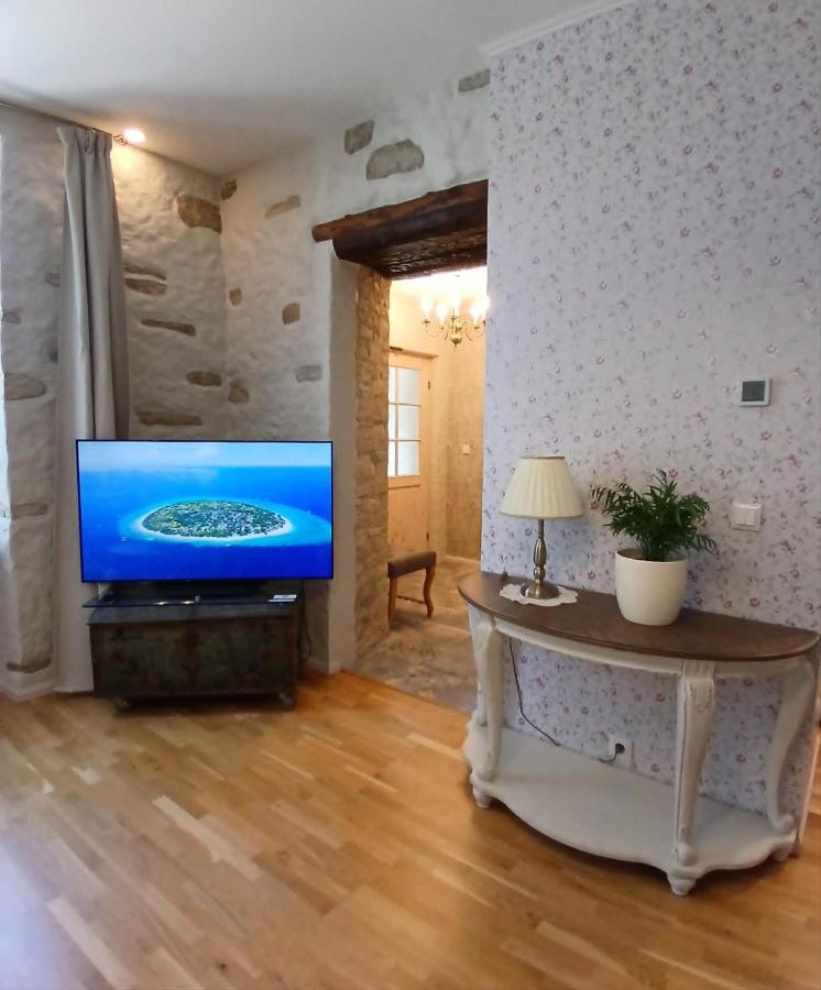 Kohtu 24-1 Apartment - B&B Kuressaare