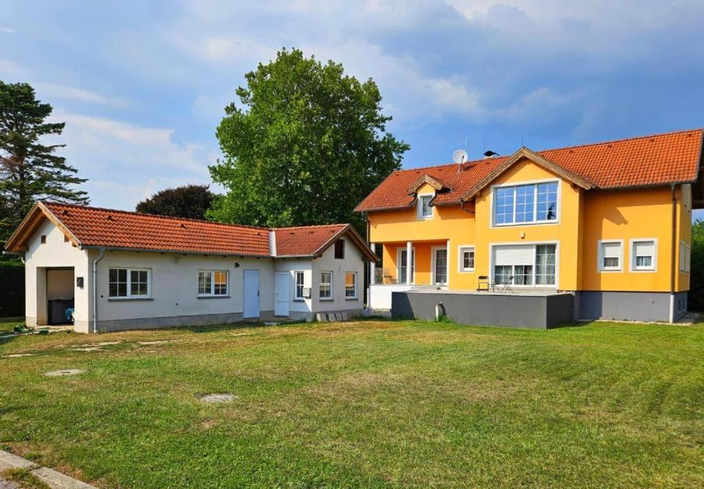 Idyllisches Haus Parndorf - B&B Parndorf