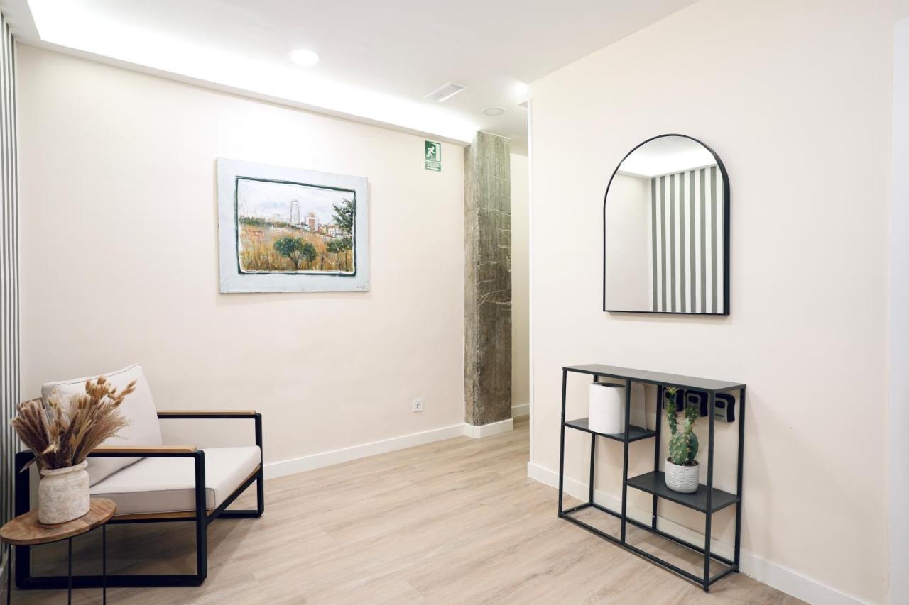 Apartahotel Navarra Madrid - B&B Madrid