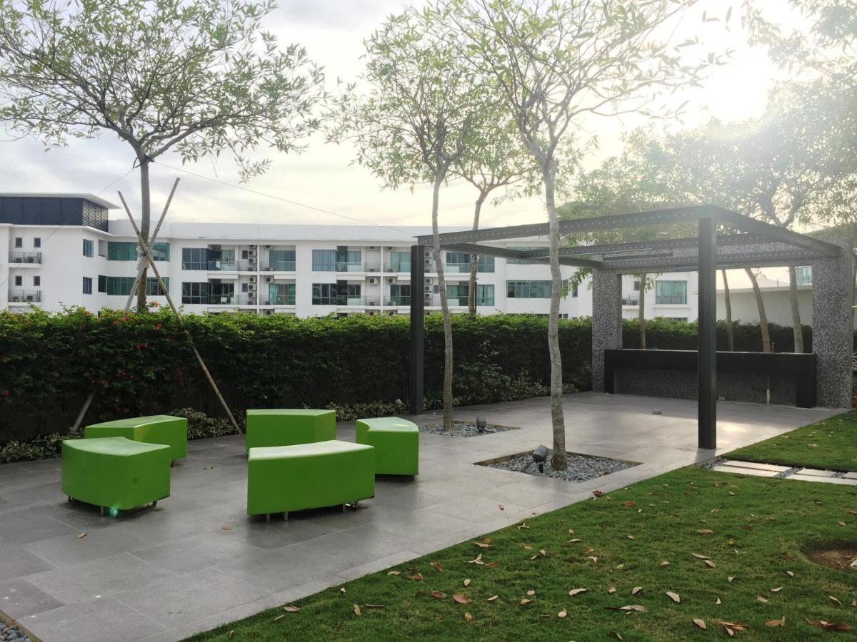 Borneo Coastal Residence @ IMAGO Mall - B&B