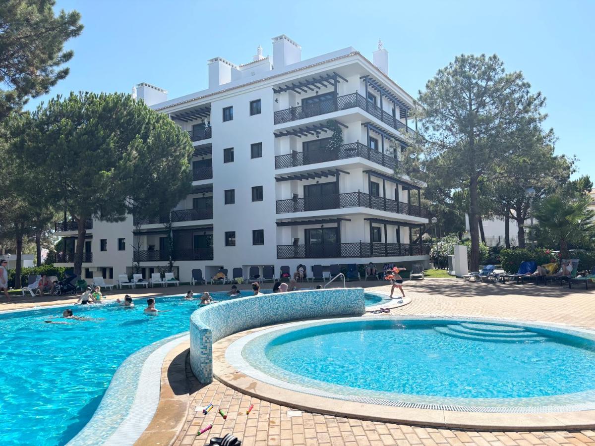 Seaside 1BDR w 2 bathrooms, AC, pool - B&B Albufeira