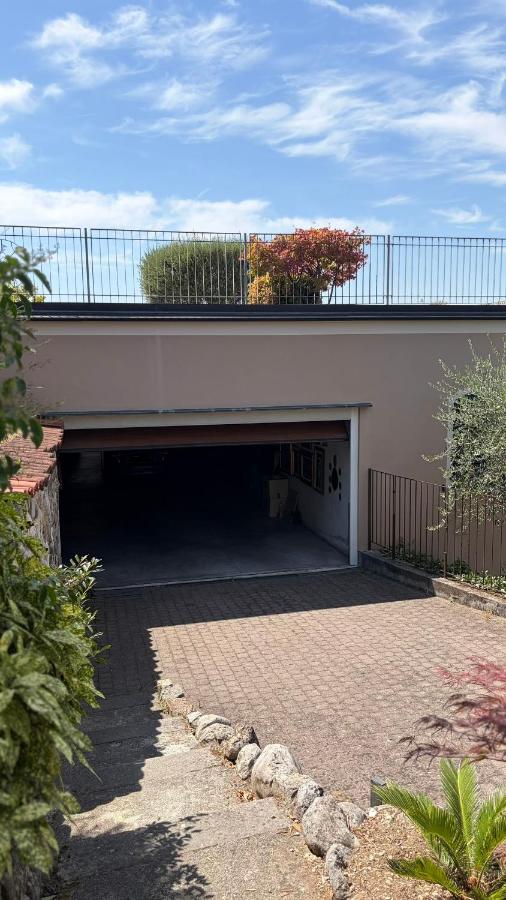 Flowers & garden apartment con vista lago - B&B Manerba del Garda