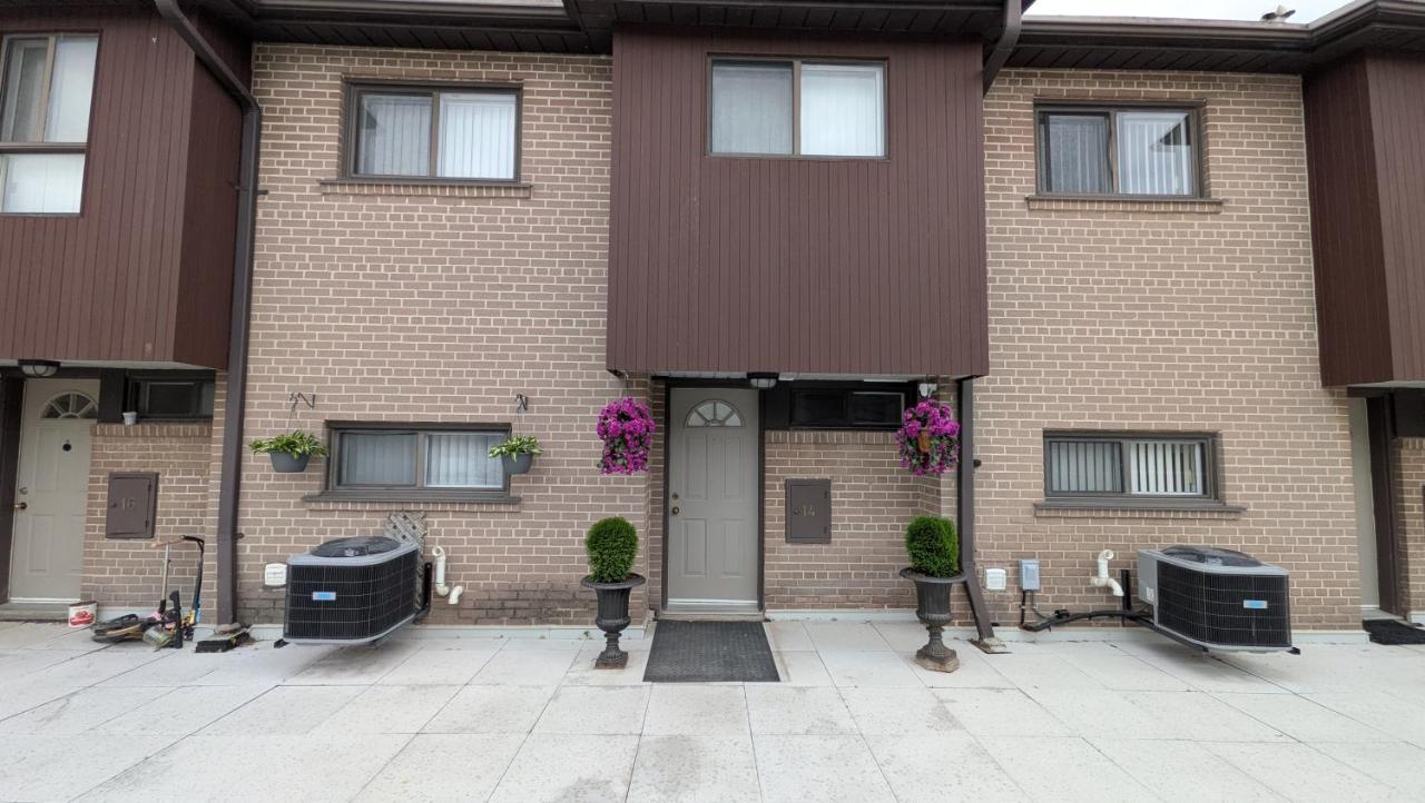 Room #1-Single Bed Size in Shared Townhouse - Ferienwohnung Toronto