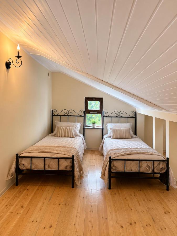 Chambre Triple avec Salle de Bains Privative