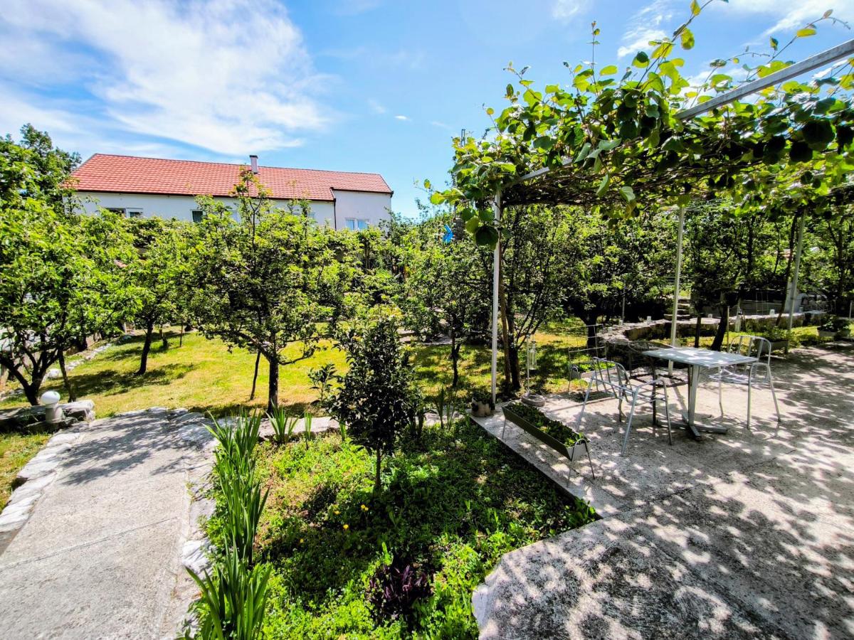 Apartments and Rooms Minex - B&B Trebinje