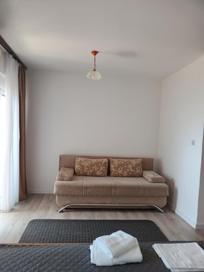 Jasmin 80 - Ferienwohnung Ulcinj