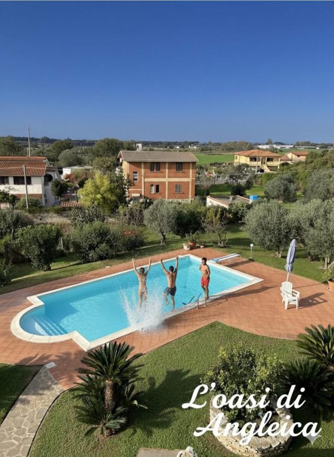 Oasi di Angelica villa con piscina privata - B&B Casale la Cogna