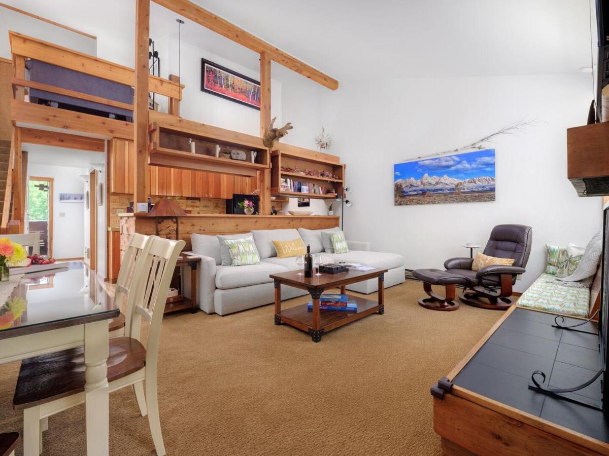 RMR: Hawthorne 222 Condo in The AspensWilsonWY - B&B Wilson