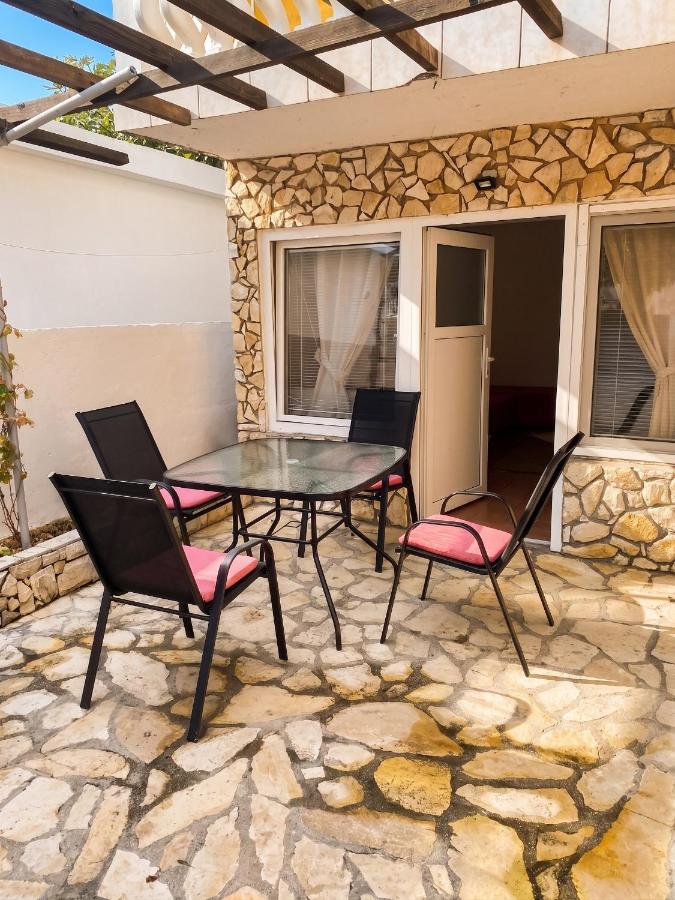 Cosy Apartment in Vir with Terrace - Ferienwohnung Vir