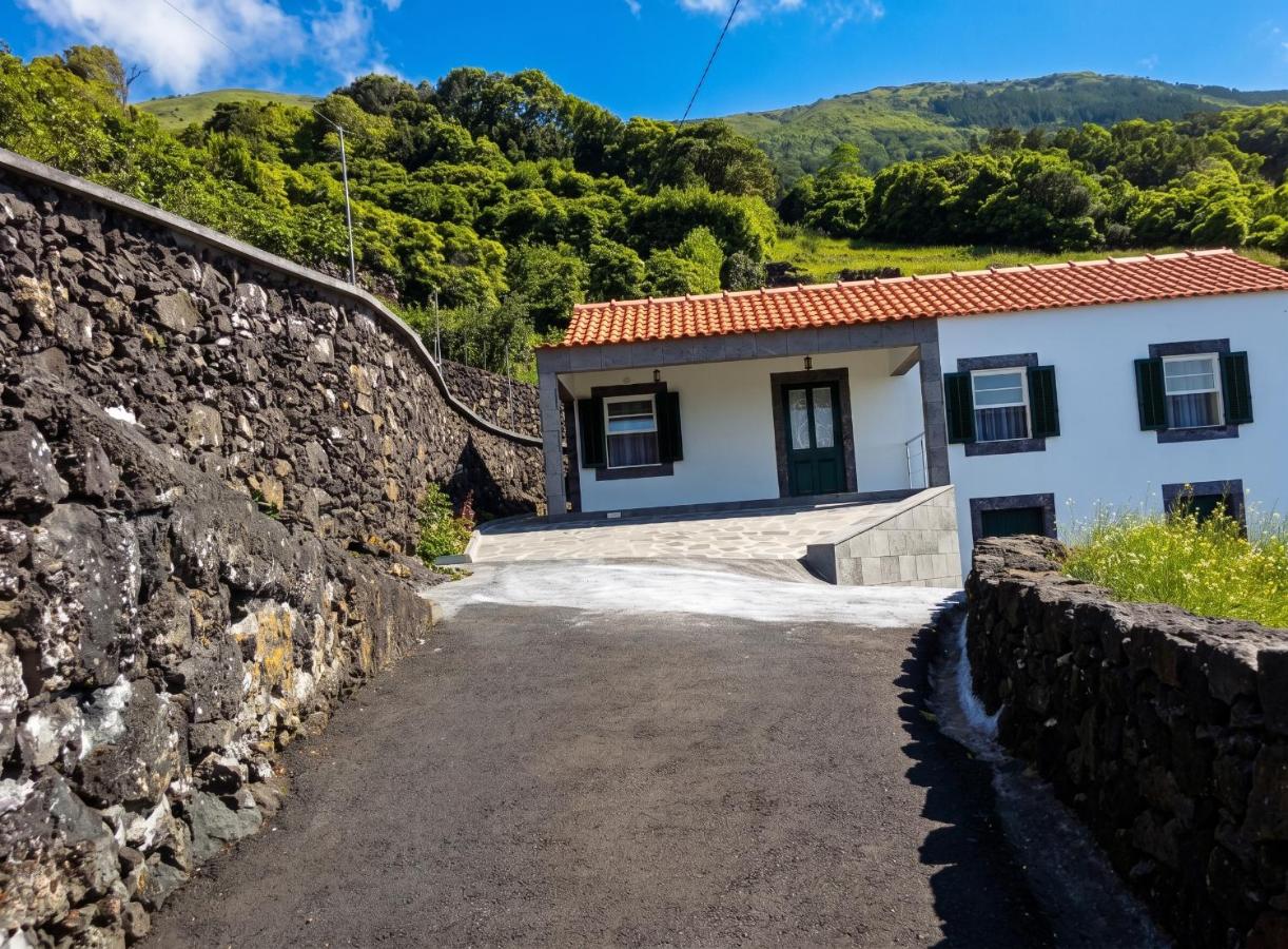 House with sea view in Santo Amaro, 212 sq m, terrace - B&B Santo Amaro