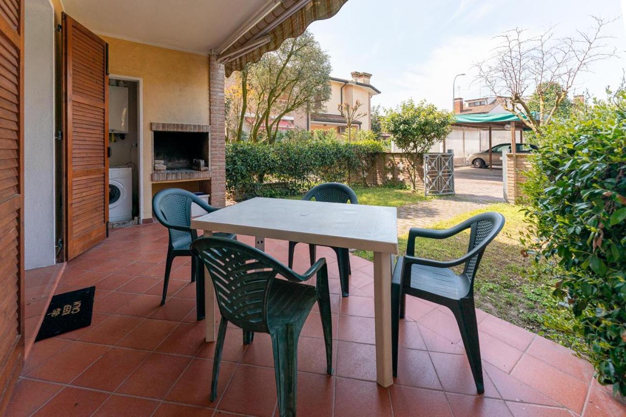 Villa Verga abitazione al piano terra con giardino - Chambres d'hôtes Lido degli Estensi