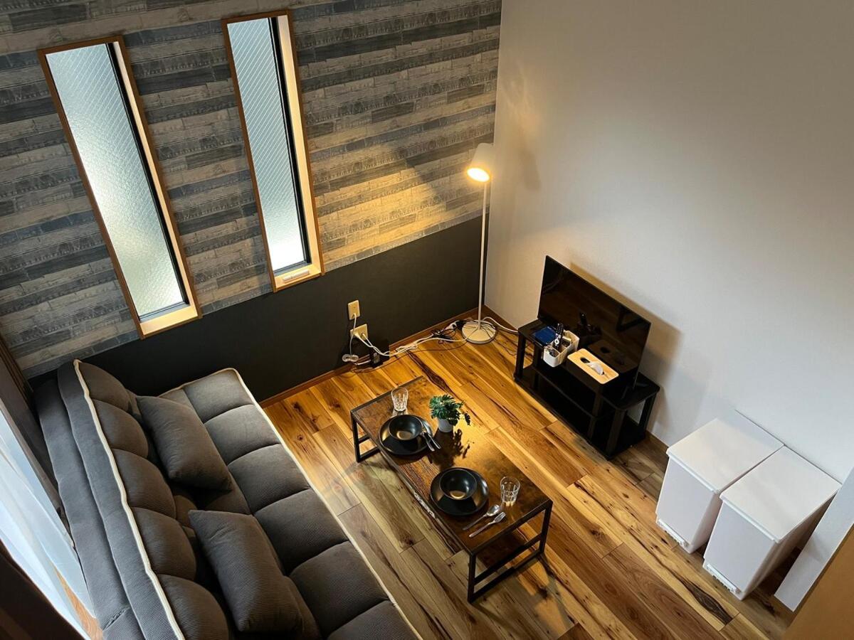 NEW OPEN Cozy Loft 5-Min Drive to Marine Messe Up to 4 Guests - B&B Fukuoka