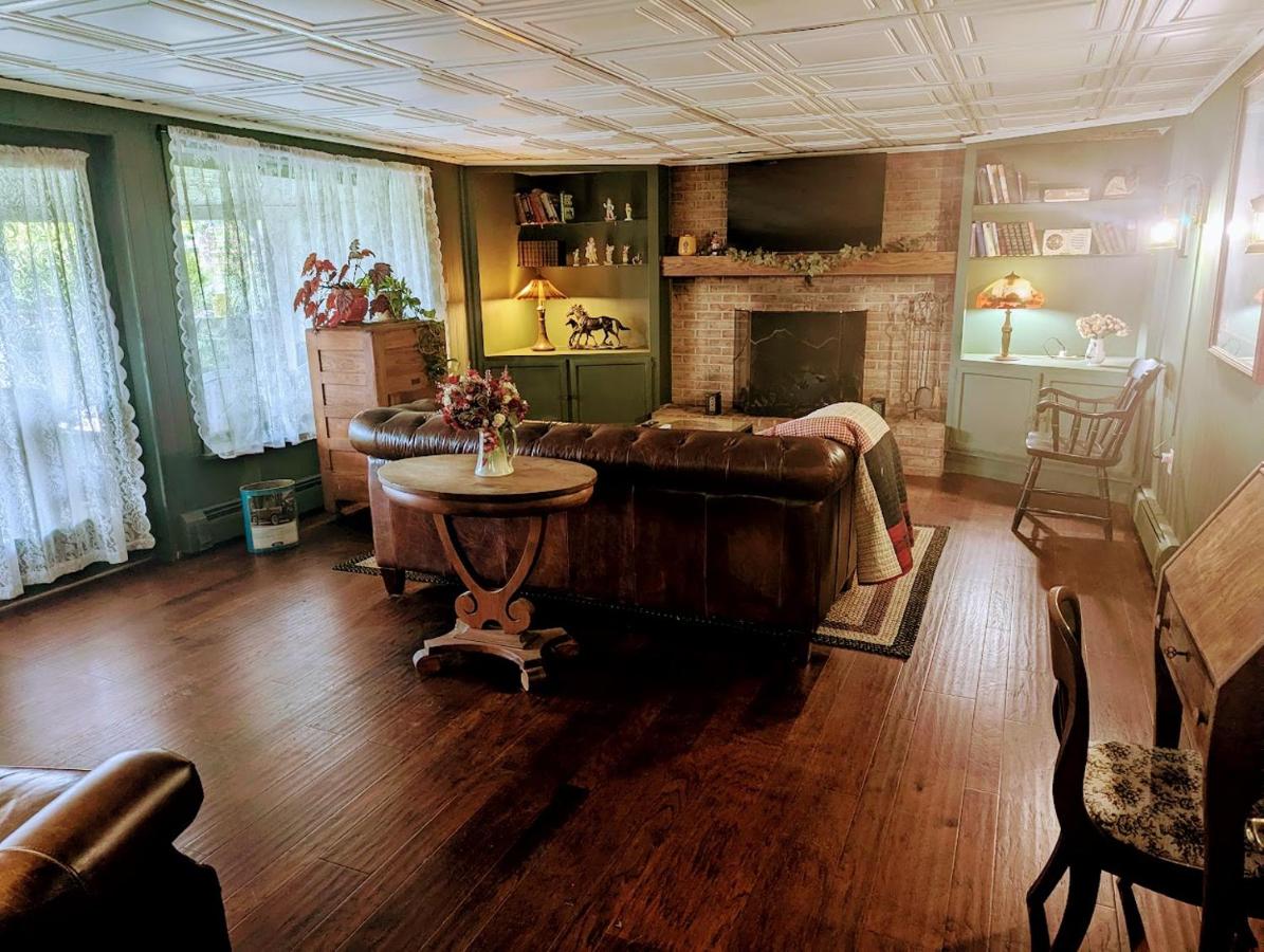 Private Apartment on Scenic Horse Farm - B&B Wadsworth