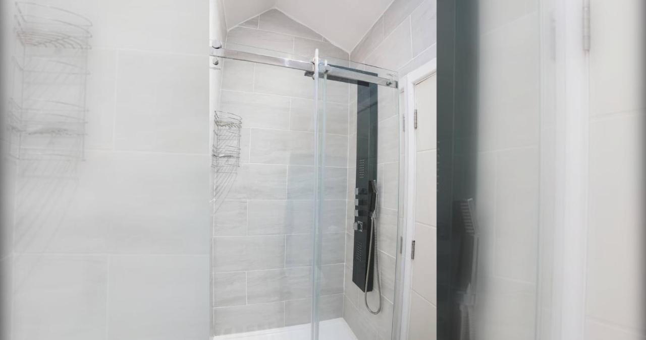 Cosy 1 Bed-Flat with Patio Near Heathrow - B&B Stanwell