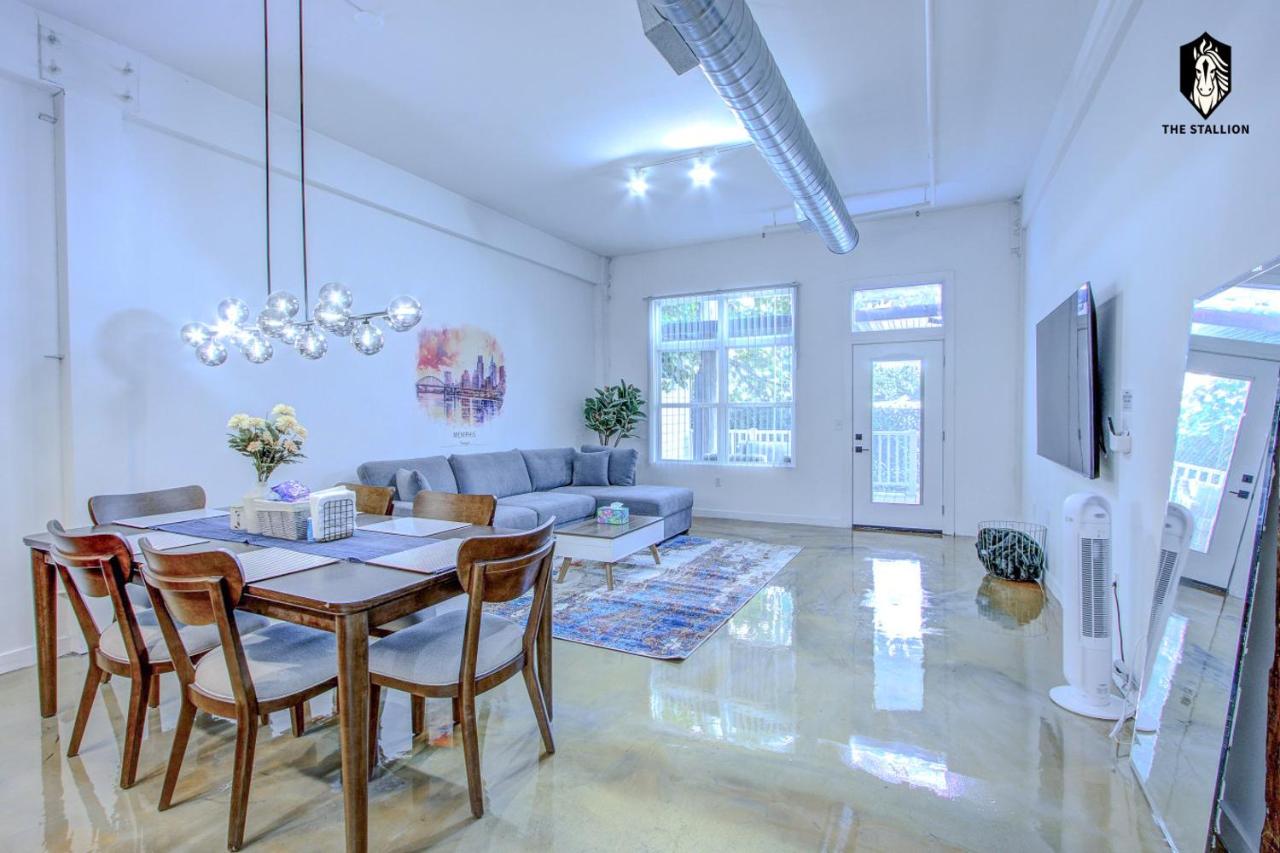 The Stallion #101 - 1BD Modern Loft with Private Patio - Walk to various attractions - Bed and Breakfast Memphis
