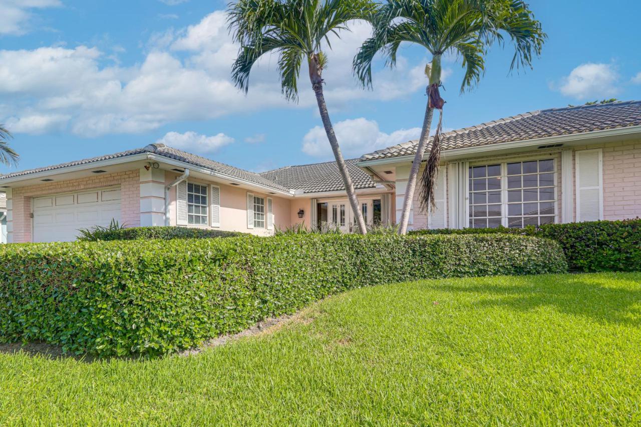 Riviera Beach Home w/ Pool - Walk to Beaches! - B&B Riviera Beach